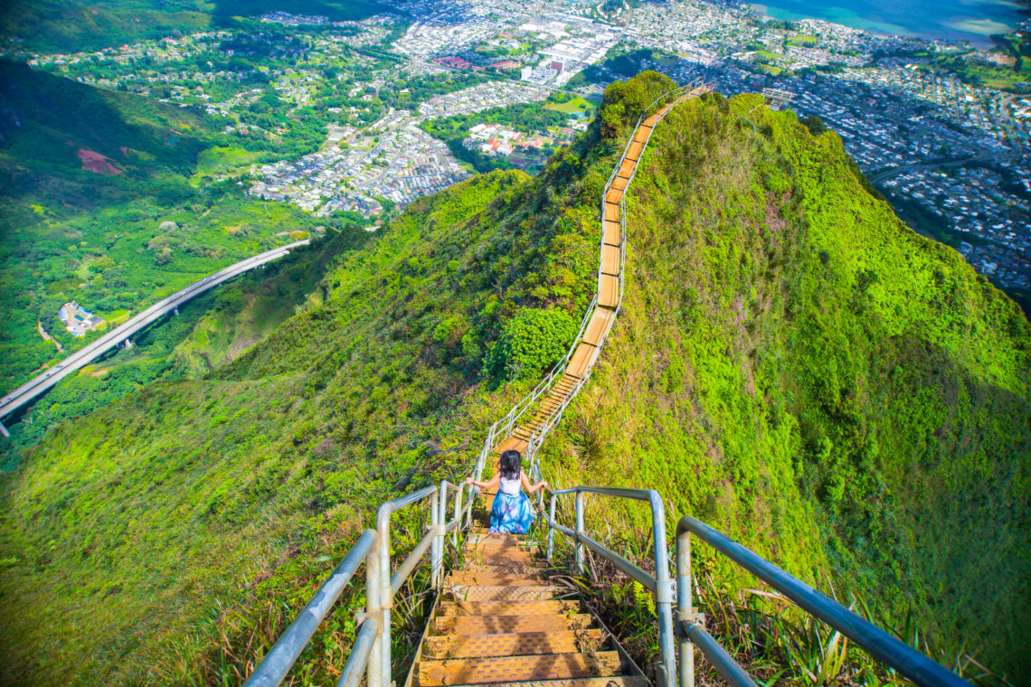 Moanalua Valley Middle Ridge Trail to Haiku Stairs or Stairway to Heaven in Oahu, Hawaii